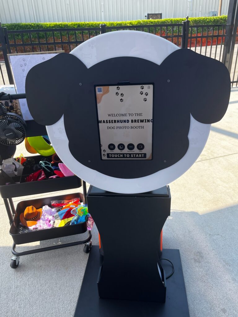 Mini Photo Booth for Dogs Welcome Screen