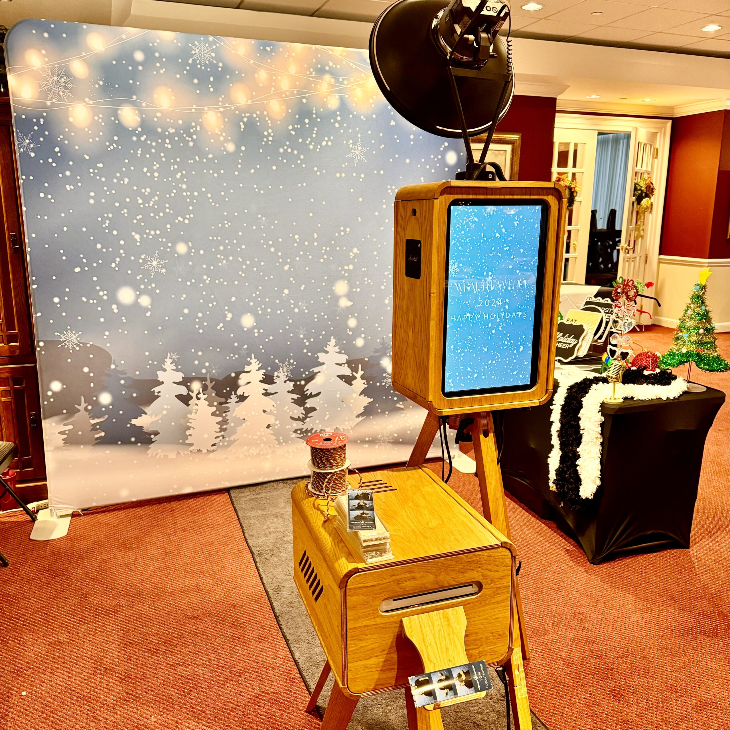 Icon Photo Booth Holiday Set up